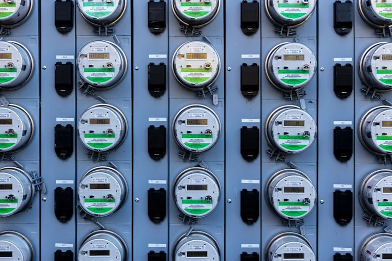 Elektros tiekėjo pasirinkimas: ką svarbu žinoti apie kainas 2026 metais