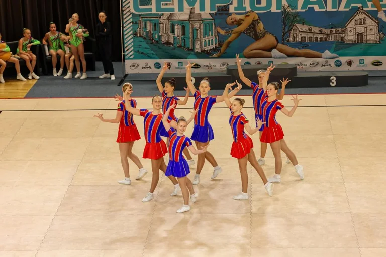 Garliavoje savaitgalį – šimtai aerobinės gimnastikos sportininkų